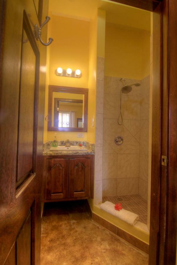 The White Horse Inn - Hopkins Village Beach Belize Habitación foto